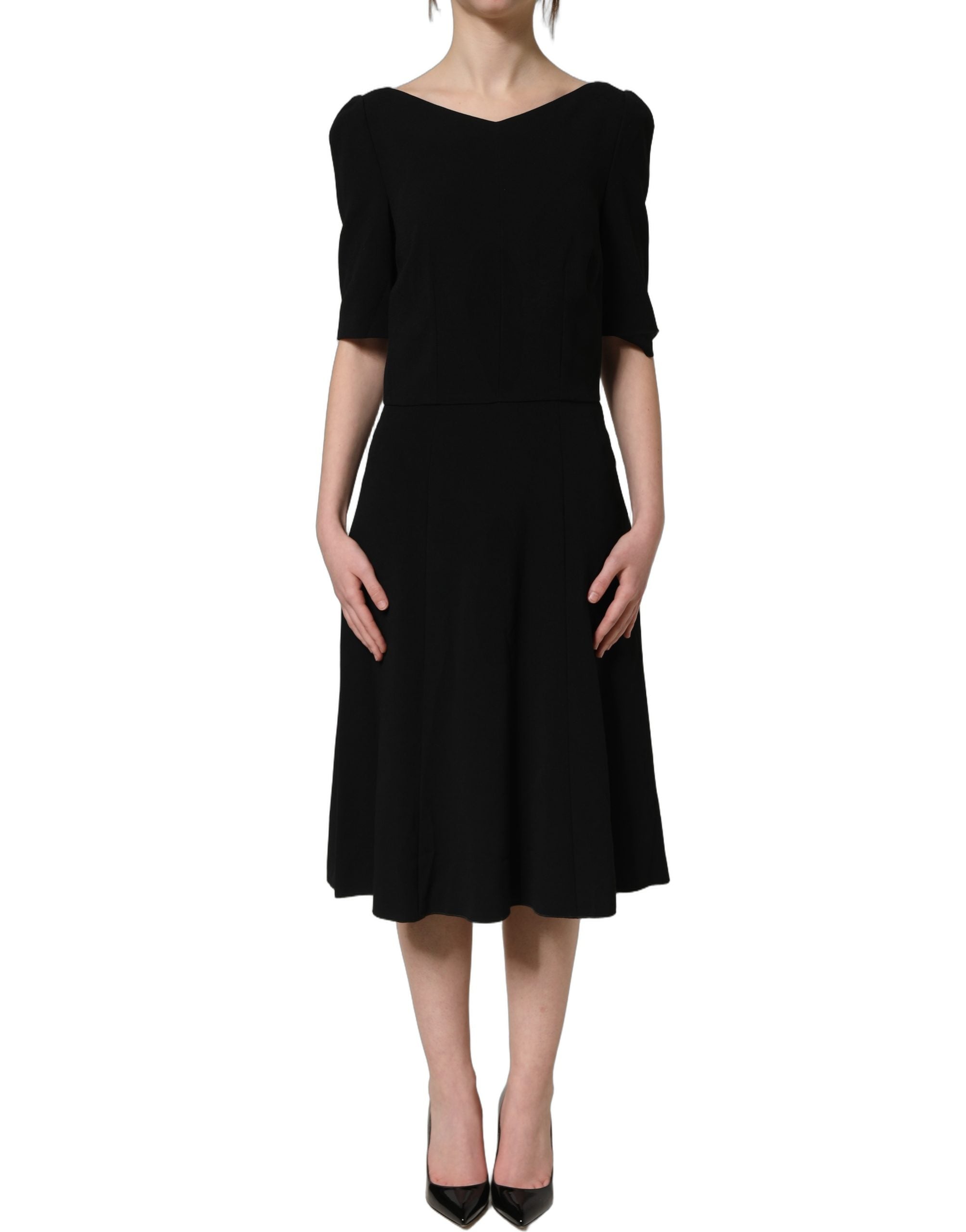Robe midi noire en viscose à manches courtes de Dolce & Gabbana, silhouette A-line élégante et fluide.