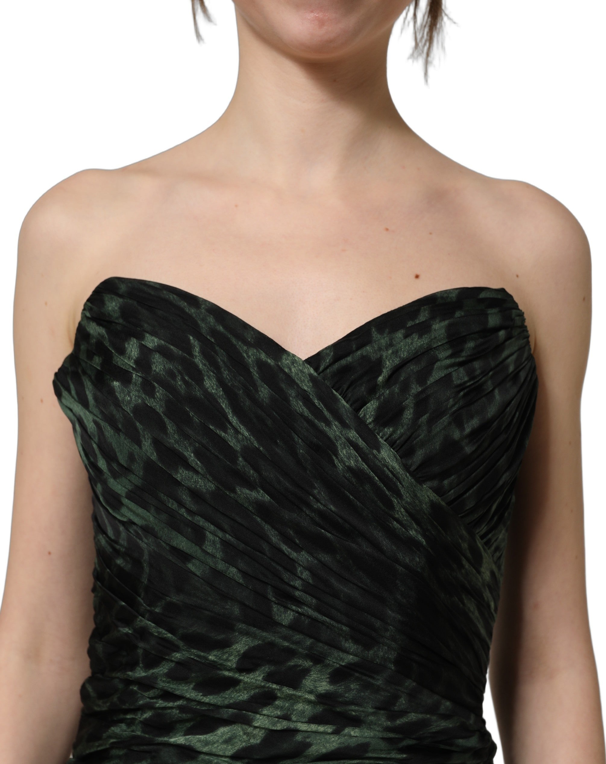 Robe midi bustier Dolce & Gabbana à imprimé léopard vert avec drapé, élégante et féminine, vue de face.