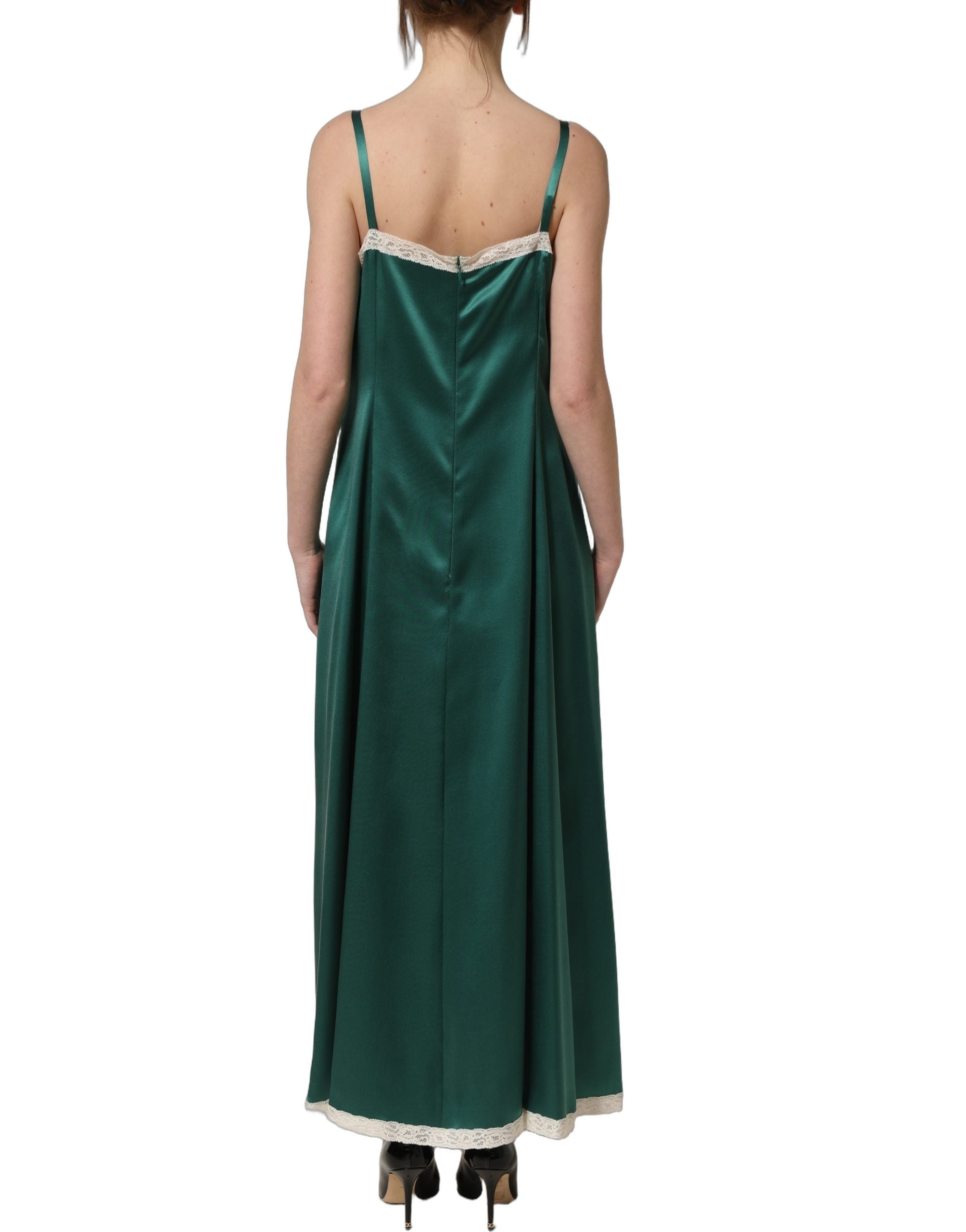 Robe longue en satin vert sans manches avec bordure en dentelle Dolce & Gabbana, élégante et fluide, pour une tenue sophistiquée.