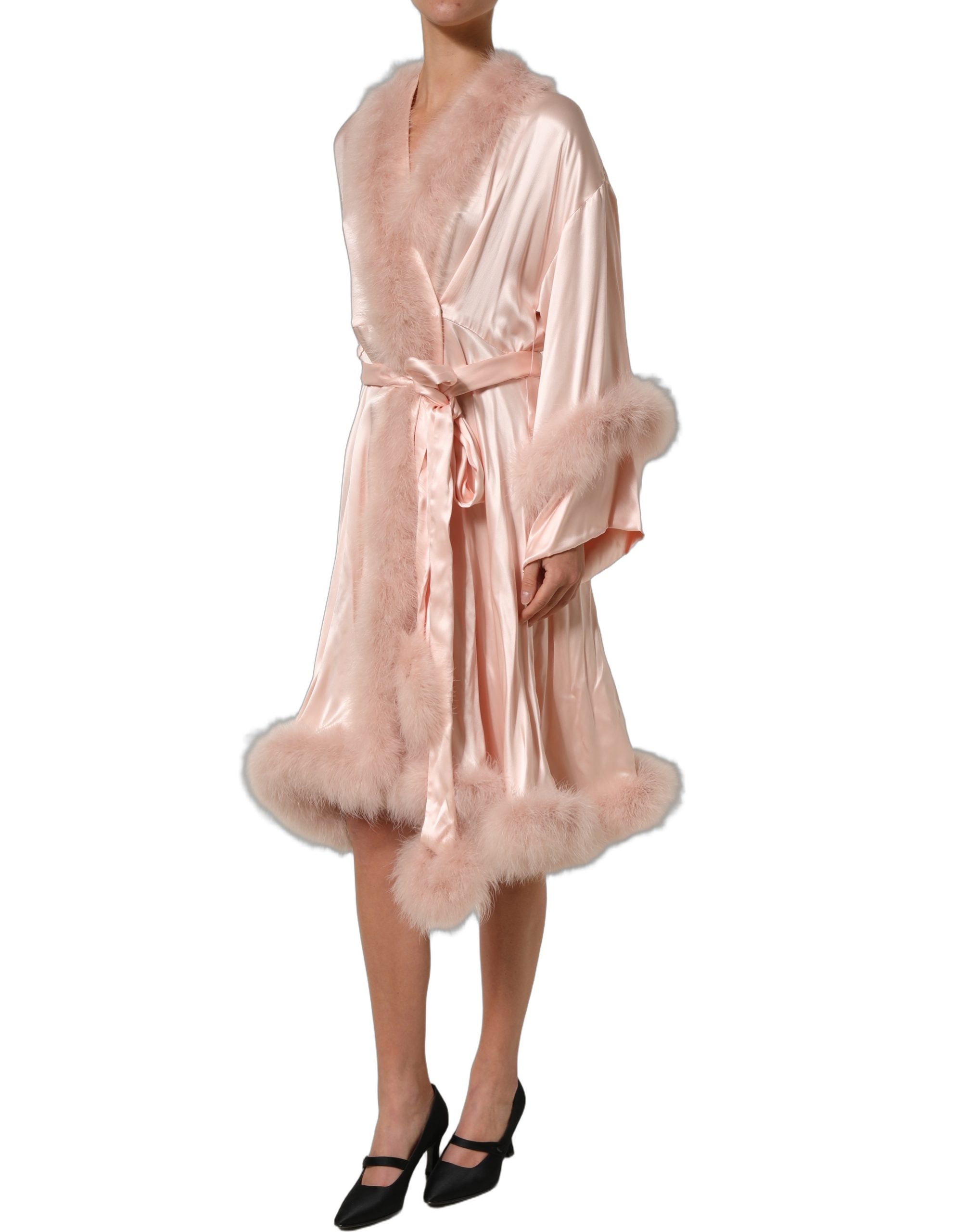 Robe midi en soie rose clair avec plumes de dinde Dolce & Gabbana, élégante et fluide, vue de face.