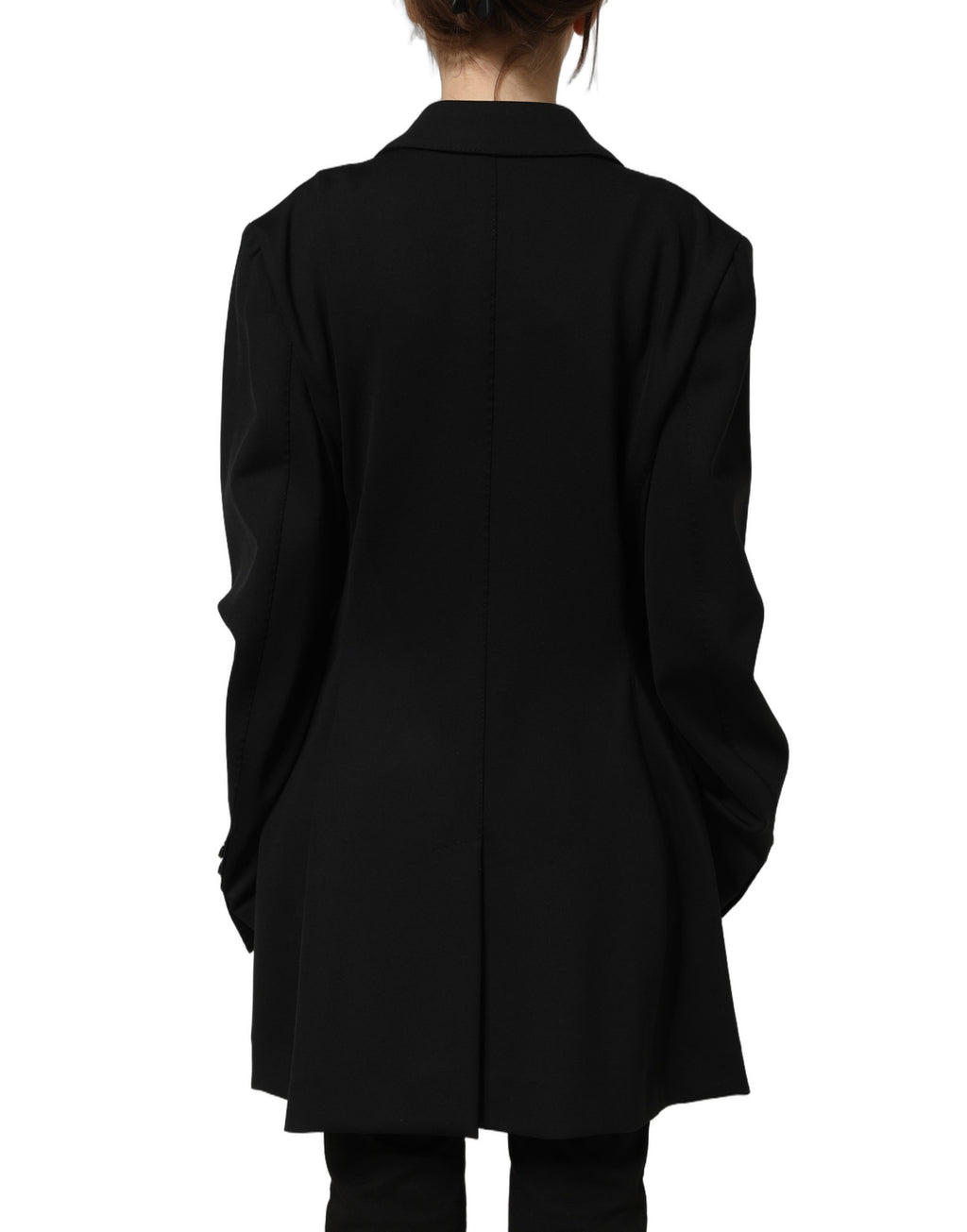 Veste blazer noire à double boutonnage en crêpe de Dolce & Gabbana, élégante et sophistiquée, portée sur un mannequin.