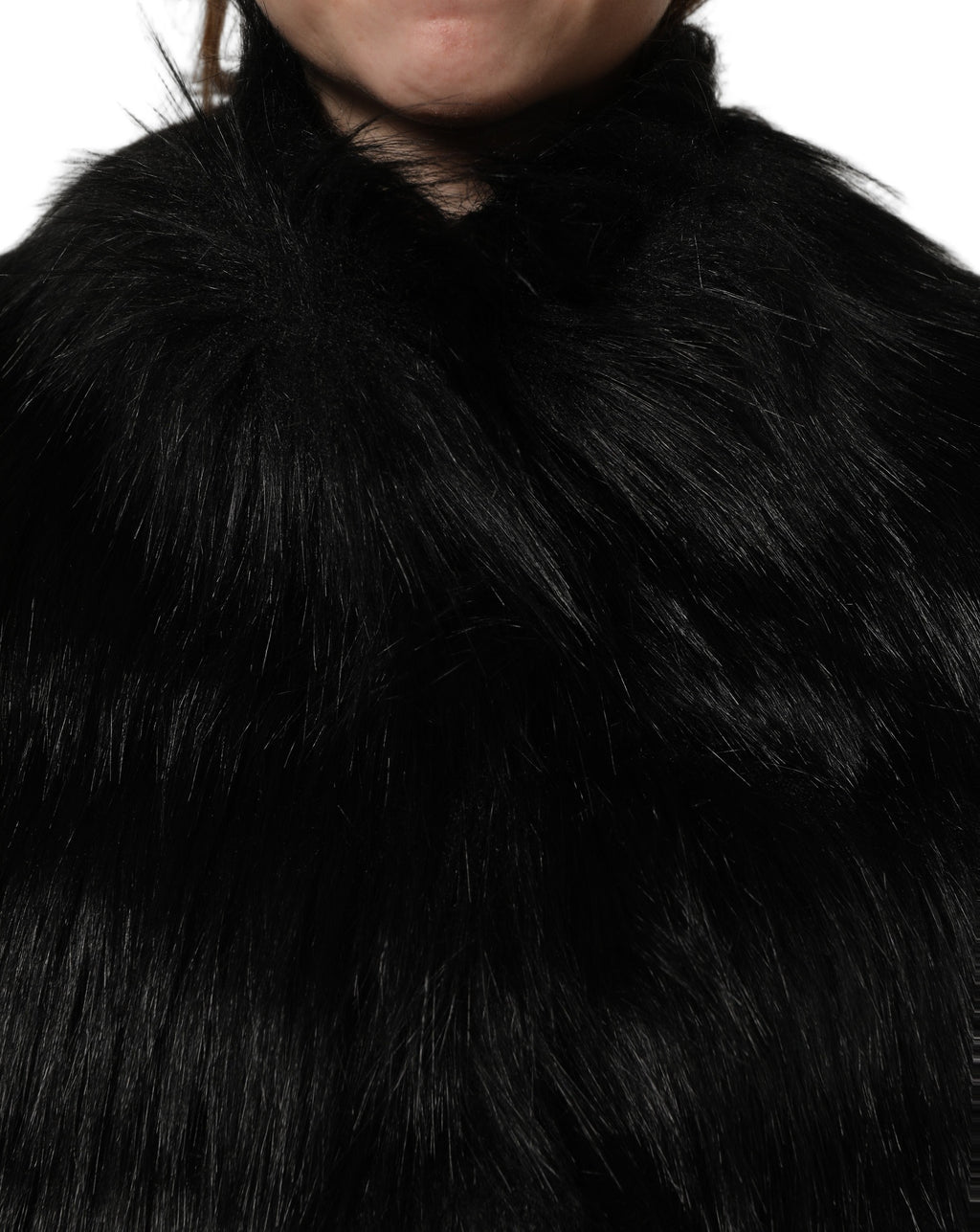 Gilet sans manches en acrylique noir avec fausse fourrure, veste Dolce & Gabbana, élégant et tendance, vue de face.