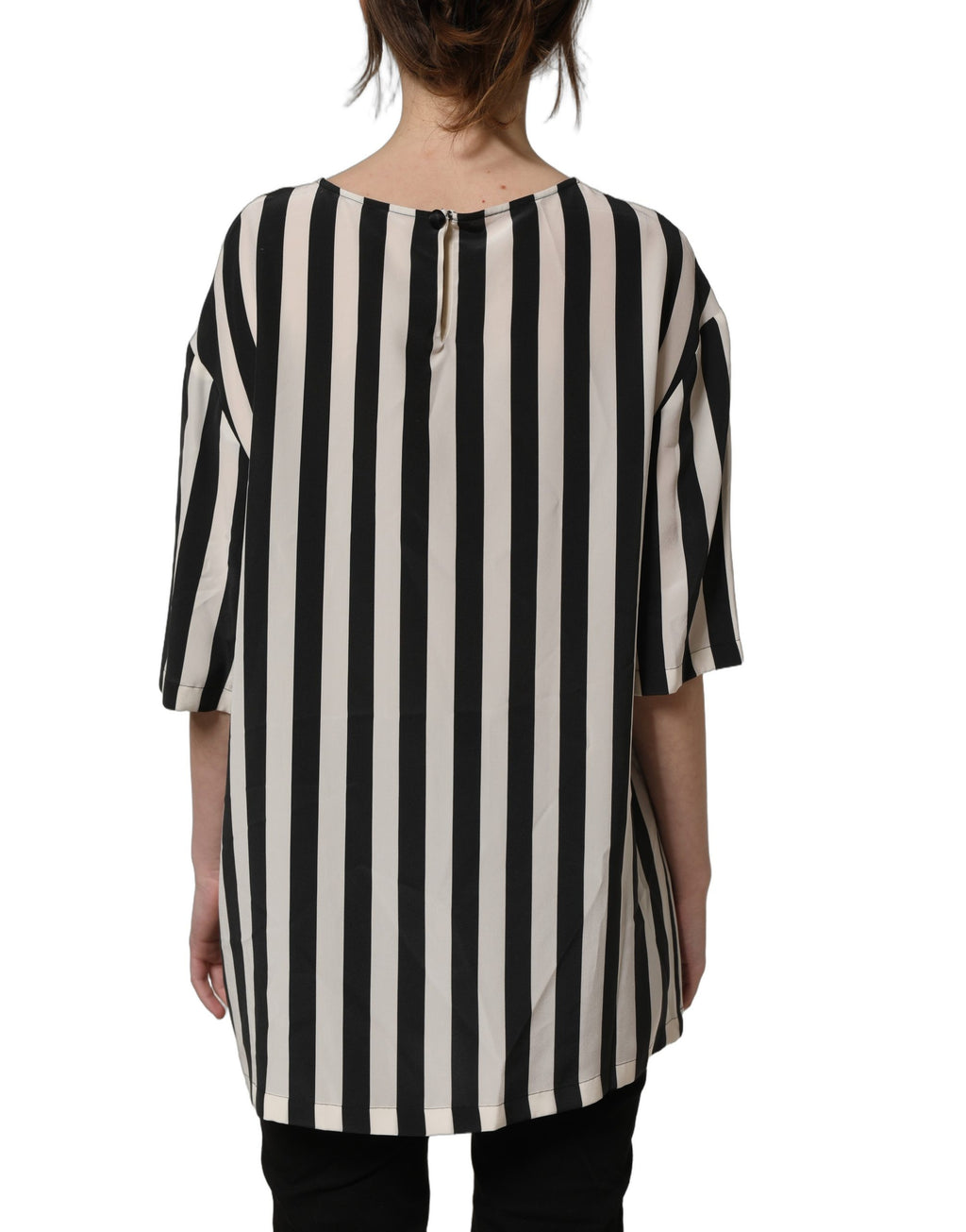 Blouse Dolce & Gabbana à rayures noires et blanches avec col rond, vue de face sur mannequin.