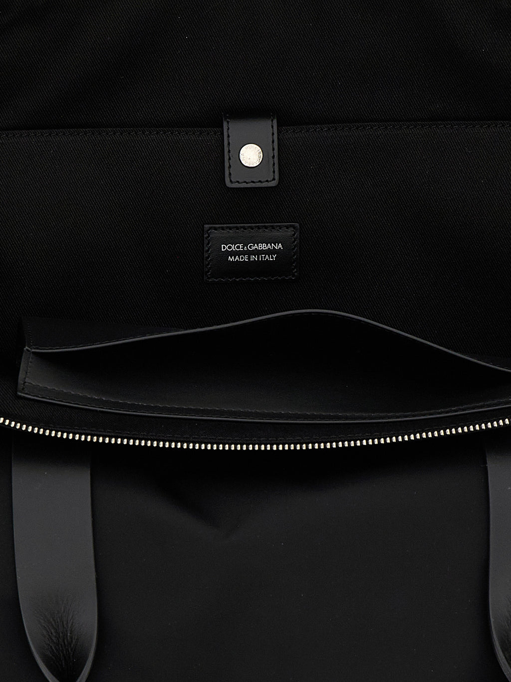 Sac cabas noir en polyamide de Dolce & Gabbana, élégant et pratique, avec détails de marque visibles sur le tissu.