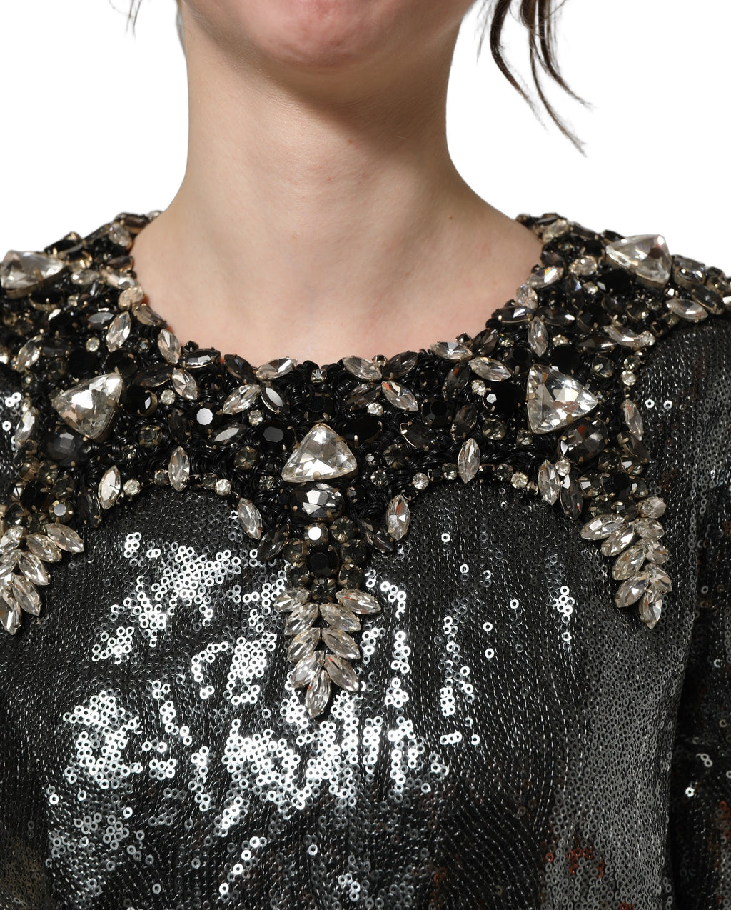 Blouse Dolce & Gabbana en sequins gris métallisé, embellie, avec détails élégants, vue de face.