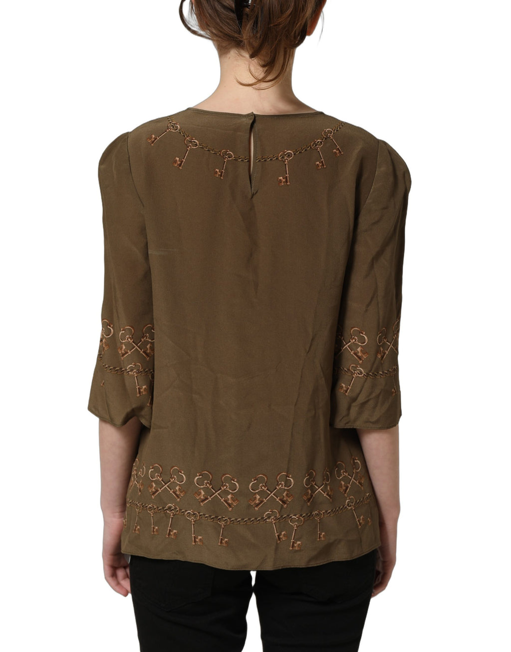 Blouse en soie marron Dolce & Gabbana avec motif clés et roses, style élégant et imprimé floral sophistiqué.