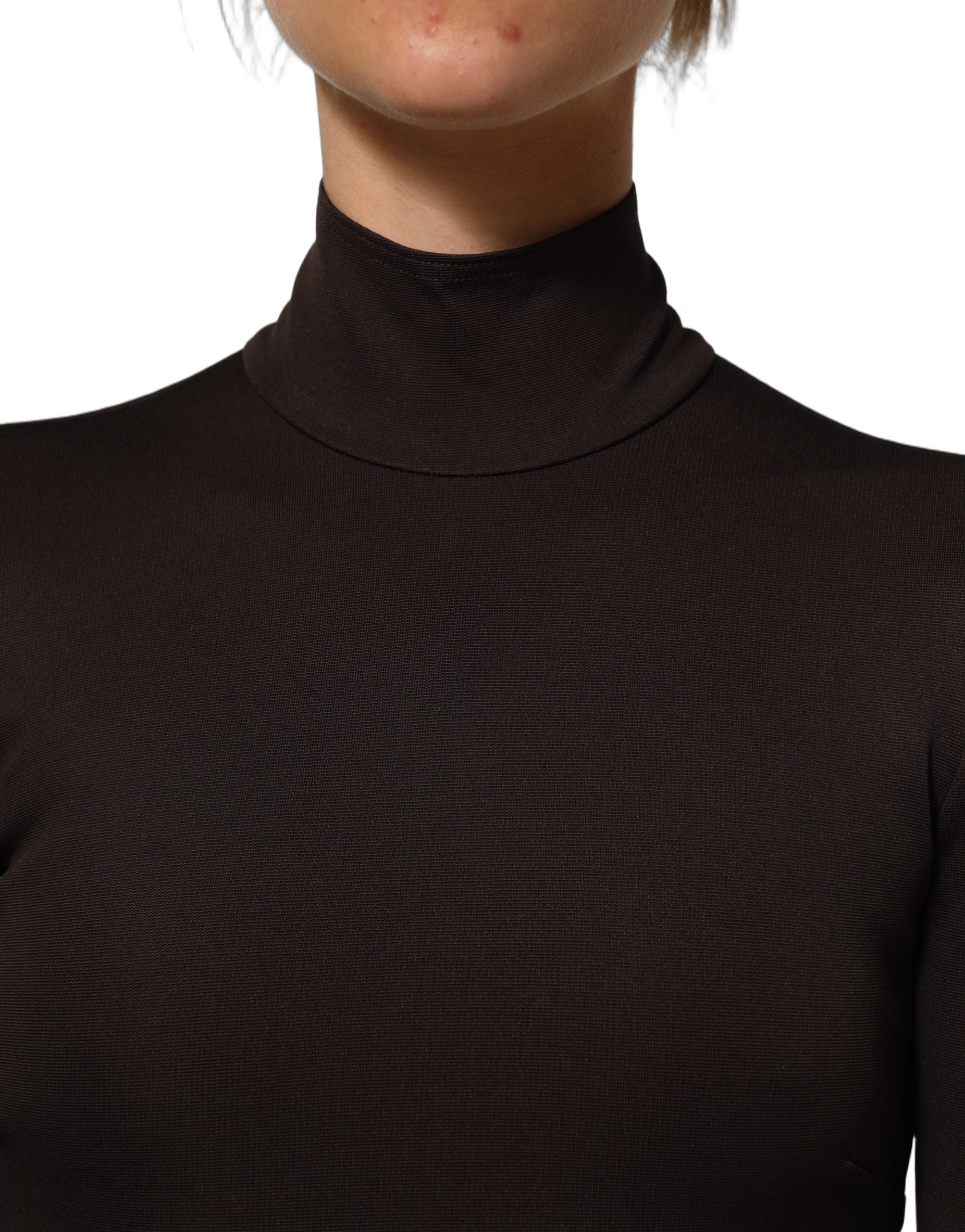 Blouse Dolce & Gabbana marron à col roulé, manches longues, tissu élégant et coupe sophistiquée.