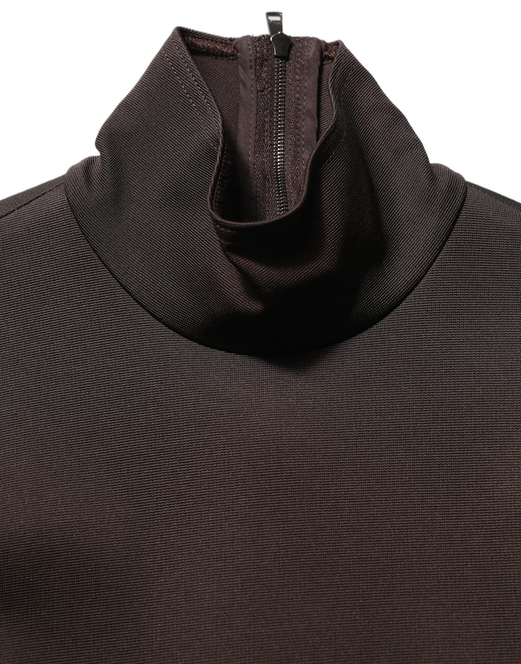 Blouse Dolce & Gabbana marron à col roulé à manches longues, détail élégant et tissu léger visible sur l'image.