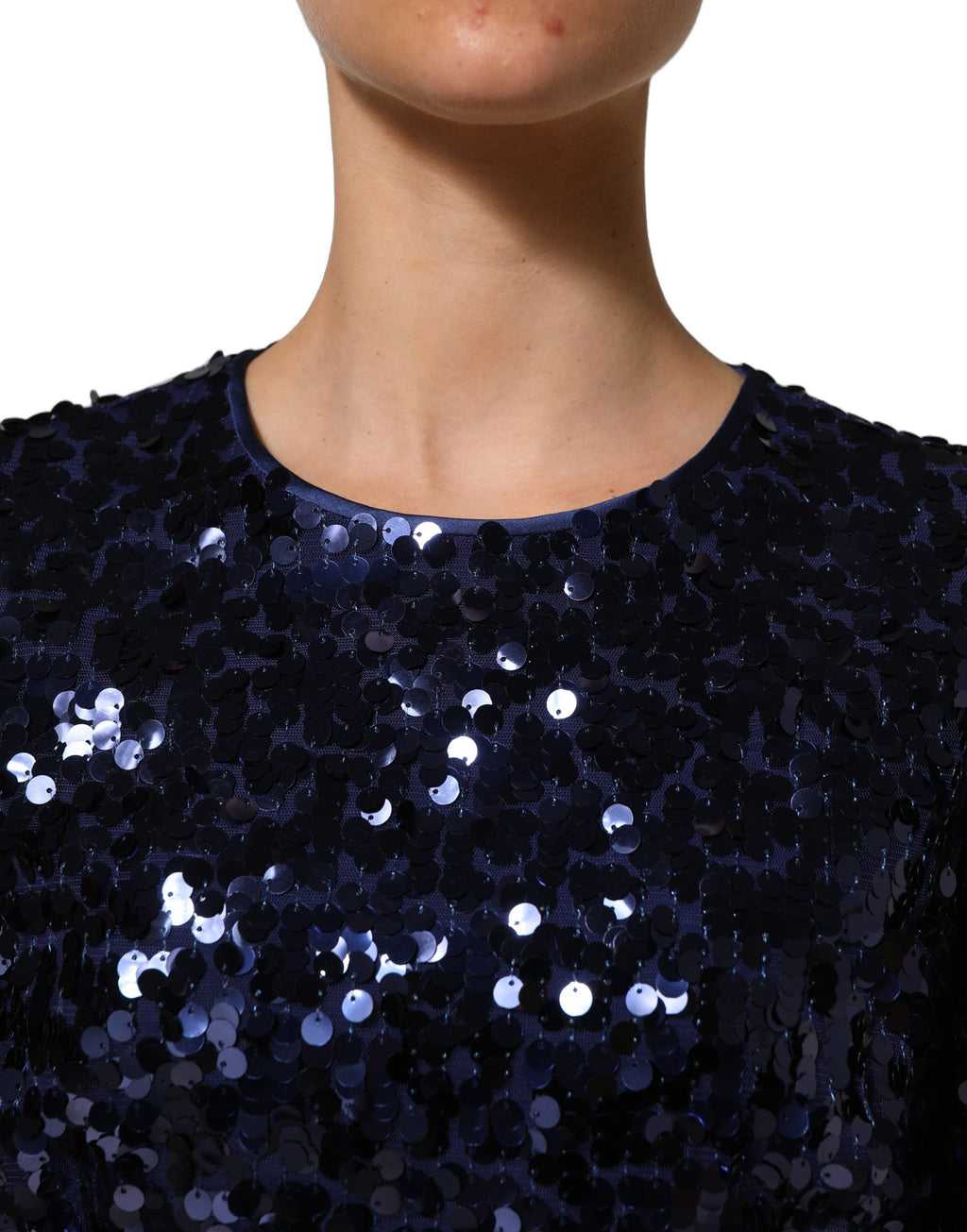 Blouse courte Dolce & Gabbana bleu à sequins à manches longues, style élégant et brillant, vue de face.