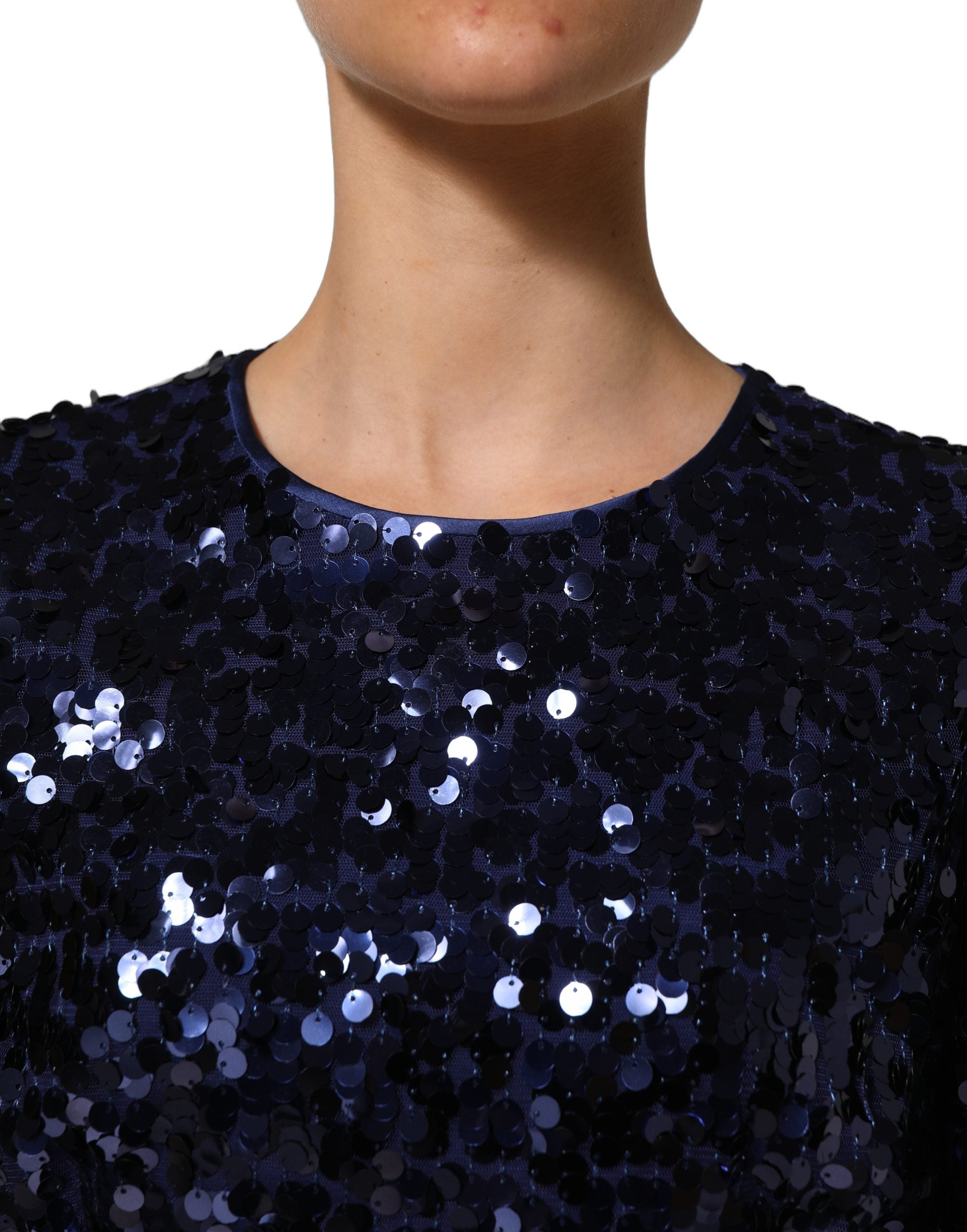Blouse courte Dolce & Gabbana bleu à sequins à manches longues, style élégant et brillant, vue de face.