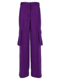 Pantalons cargo violets en viscose de la marque Versace, coupe décontractée avec poches latérales et logo visible.