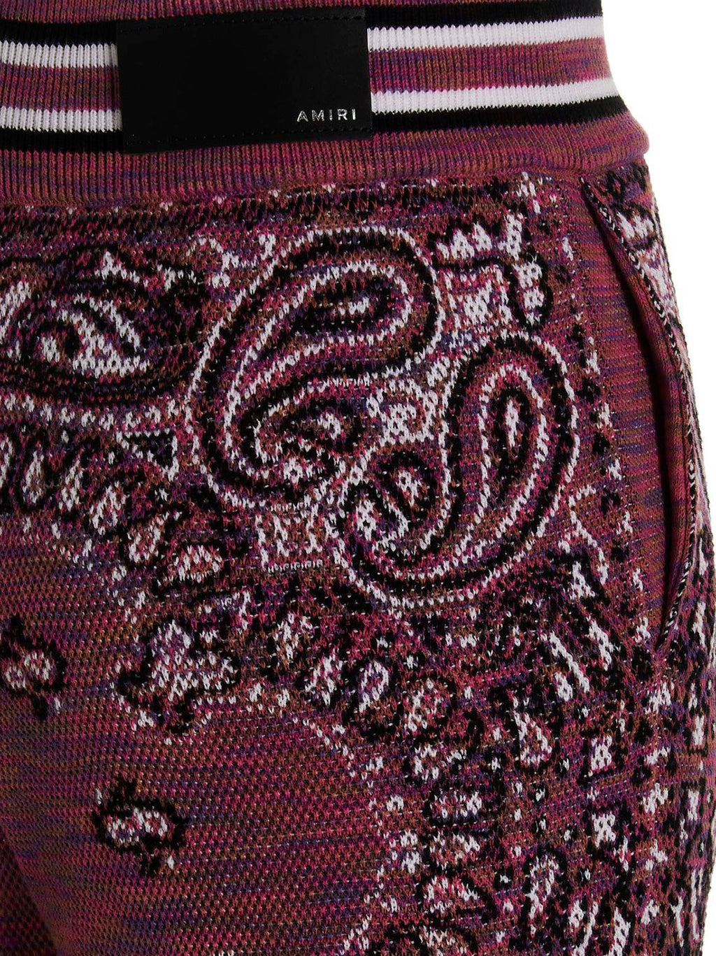 Pantalon de jogging en coton violet de la marque Amiri, confortable pour le sport et le casual, avec une coupe décontractée.