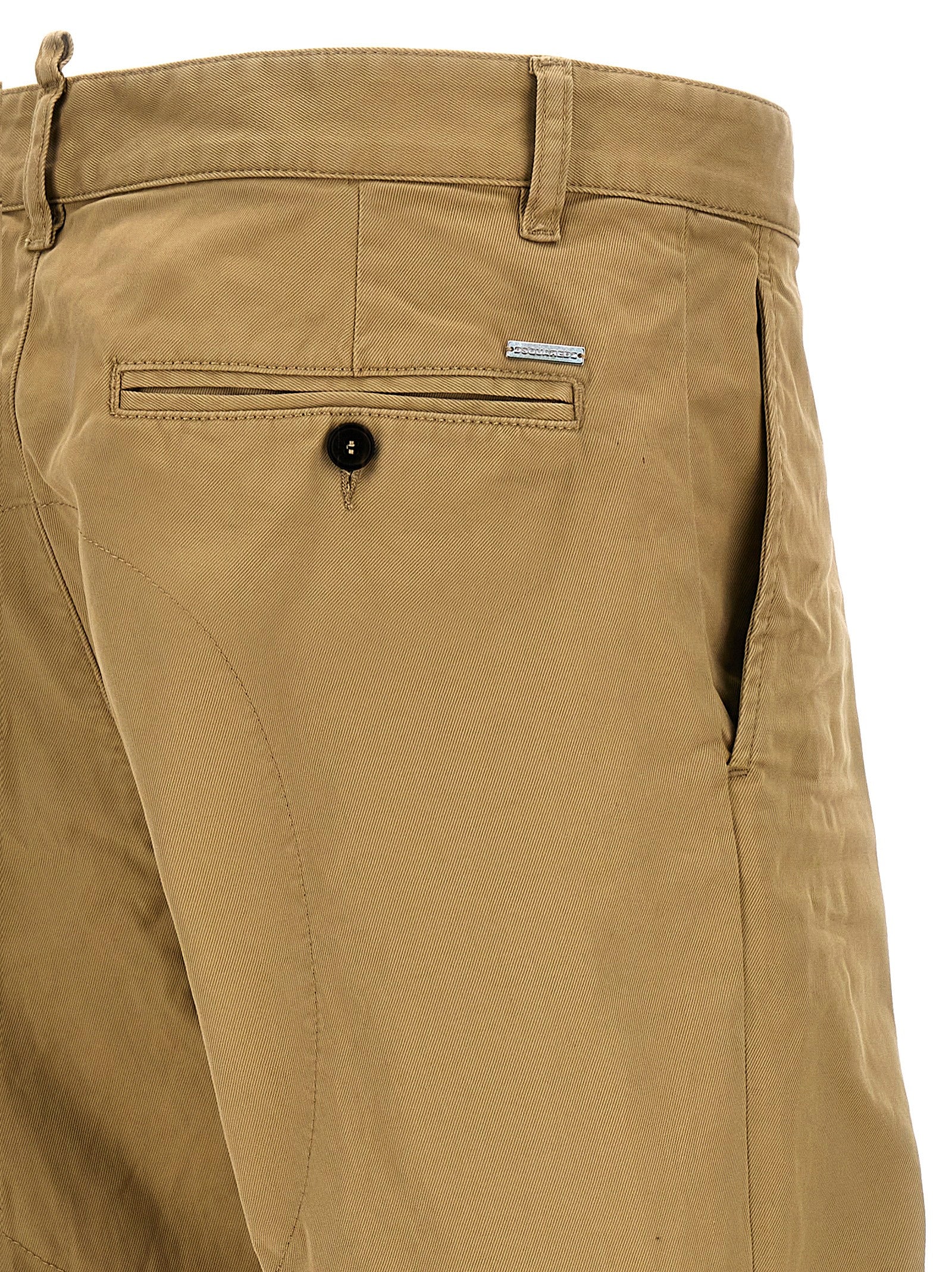 Pantalons chino en coton beige de Dsquared², coupe classique et détail élégant, vue de face sur fond neutre.