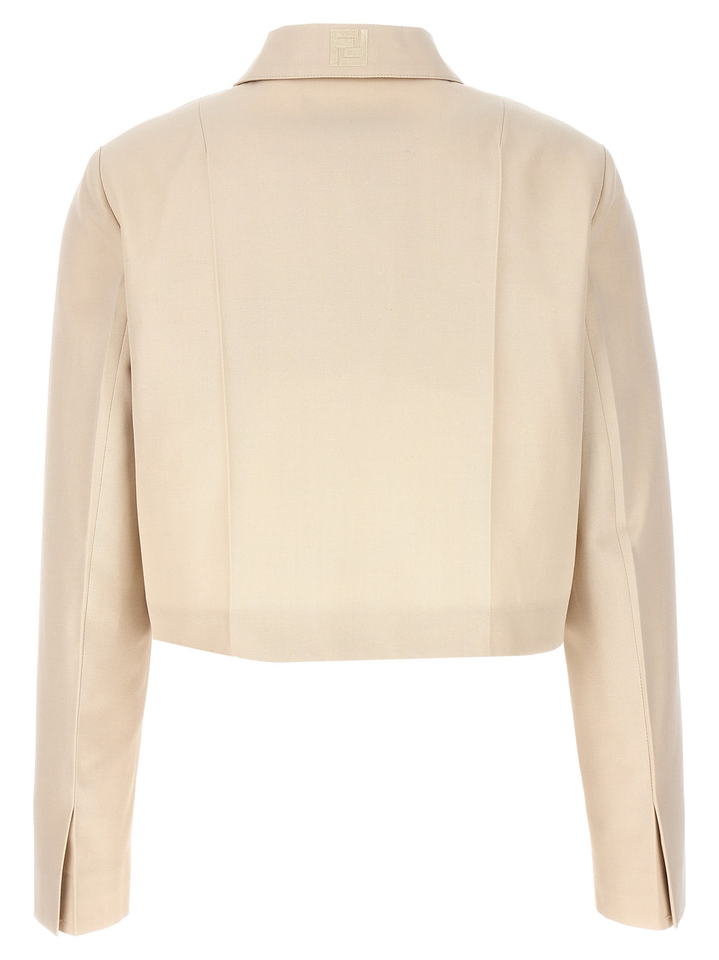 Veste longue beige en laine de Fendi, mode élégante pour femme, visible avec détails du tissu et coupe raffinée.