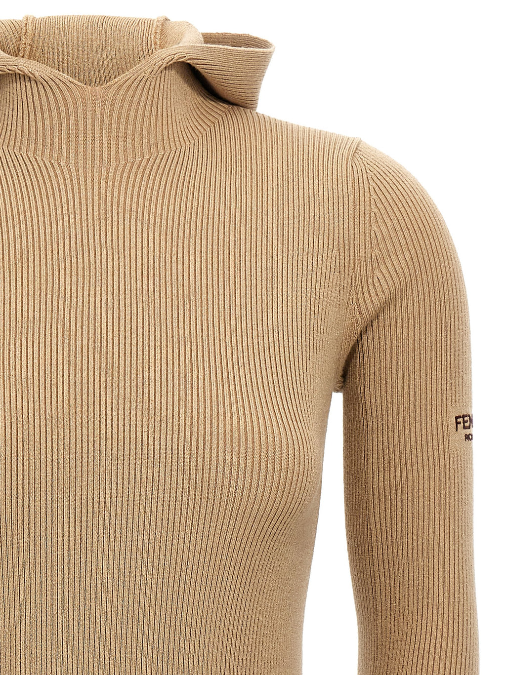 Robe courte en laine beige de Fendi, coupe élégante et tissu doux, portée sur un mannequin.