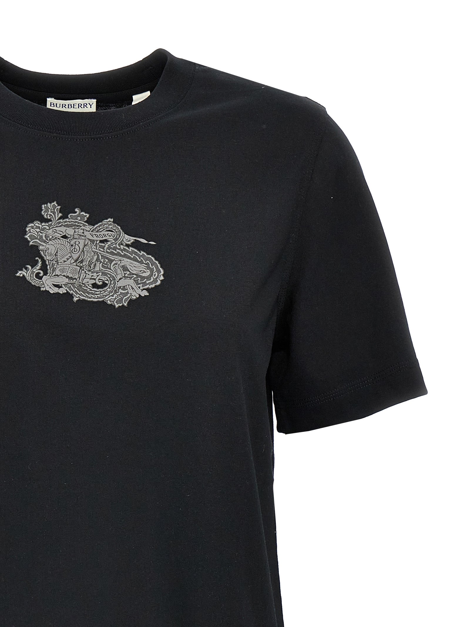 T-shirt noir en coton Burberry, coupe classique avec logo discret, porté ou posé à plat, mode élégante et décontractée.