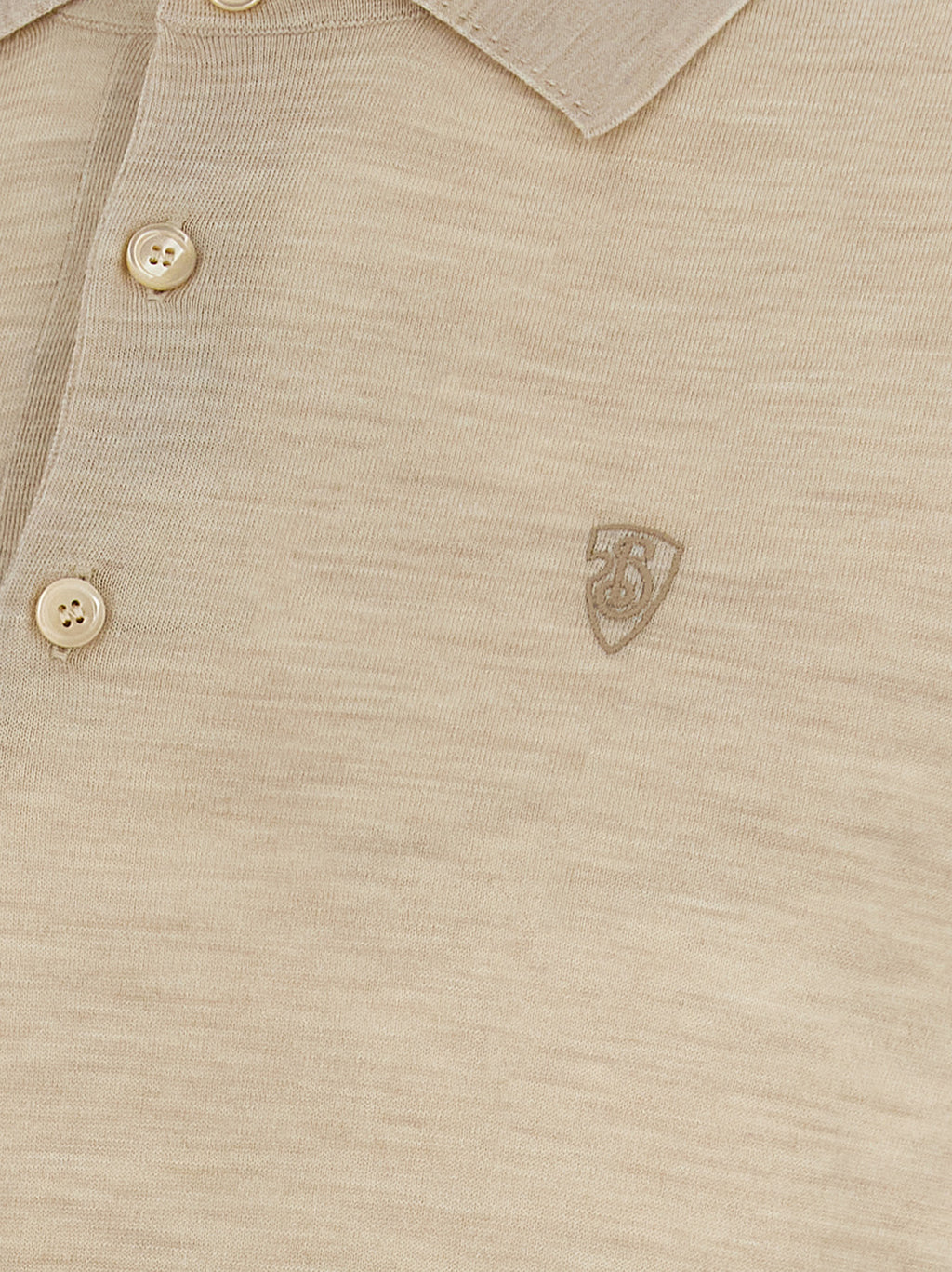 Chemise polo en laine beige de Burberry, vue de face, avec col classique et logo brodé.