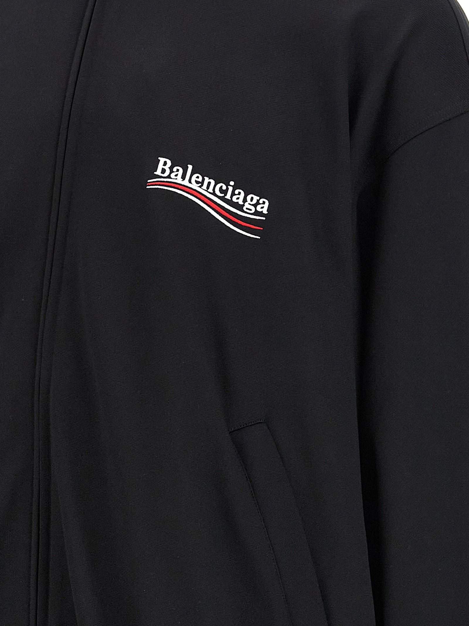 Sweat-shirt noir en polyamide de Balenciaga, coupe décontractée et détails modernes, visible sur l'image.