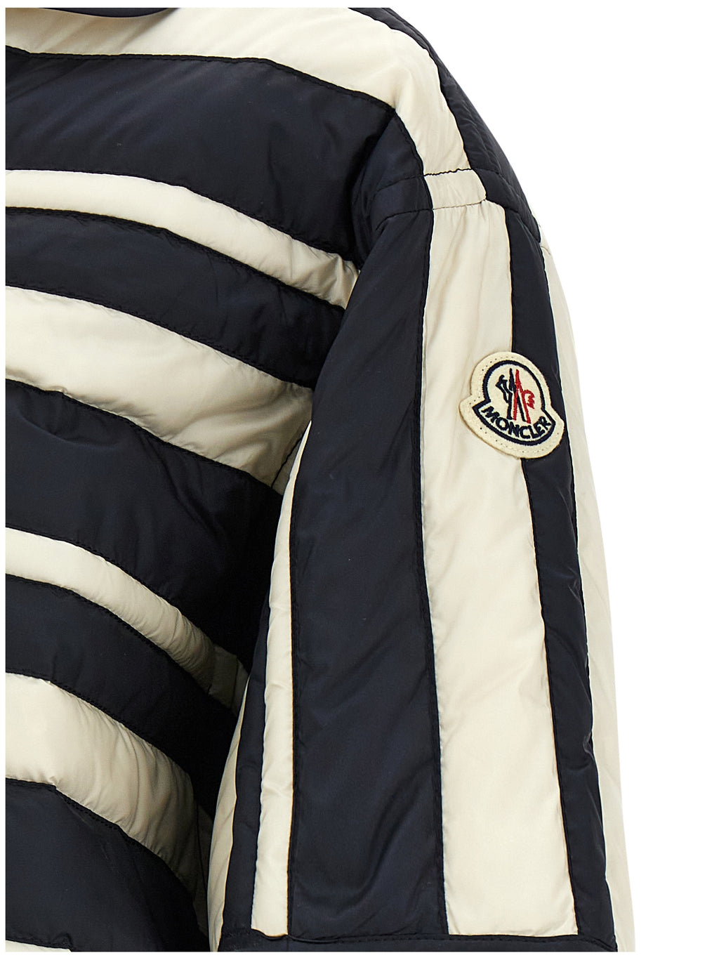 Chemise en polyamide multicolore Moncler avec col élégant et coupe moderne, visible en gros plan dans l’image.