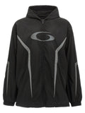 Veste en polyester noir de Balenciaga, coupe moderne avec capuche et fermeture éclair, style élégant et décontracté.