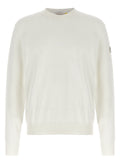 Cardigan en coton blanc MONCLER GENIUS porté, avec détails élégants et coupe décontractée, sur un fond neutre.
