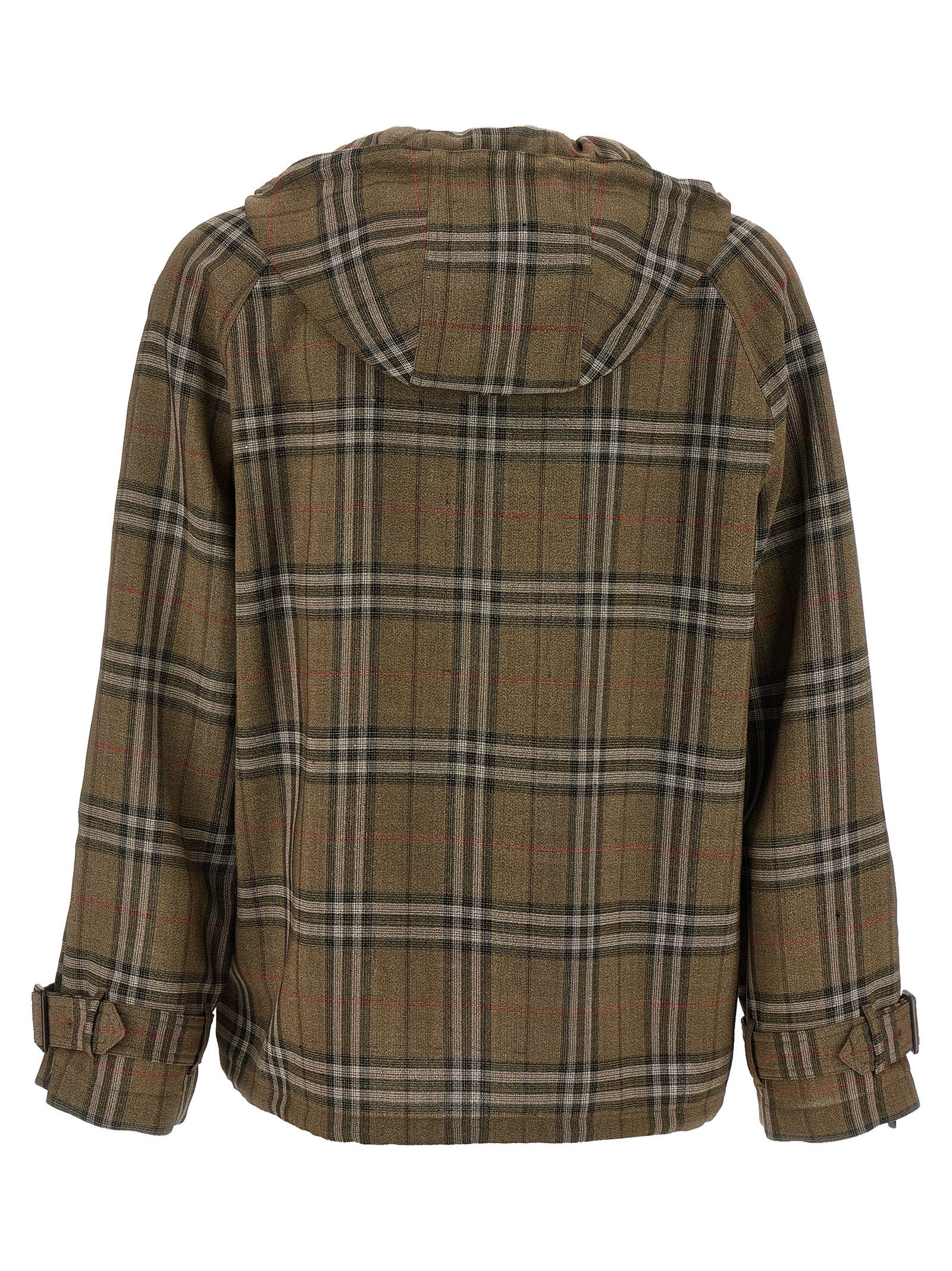Blouse en viscose multicolore de Burberry, élégante et fluide, avec un motif à la mode, portée sur un mannequin.