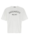 T-shirt blanc en coton de la marque Dsquared², manches courtes, design simple, porté sur un mannequin.