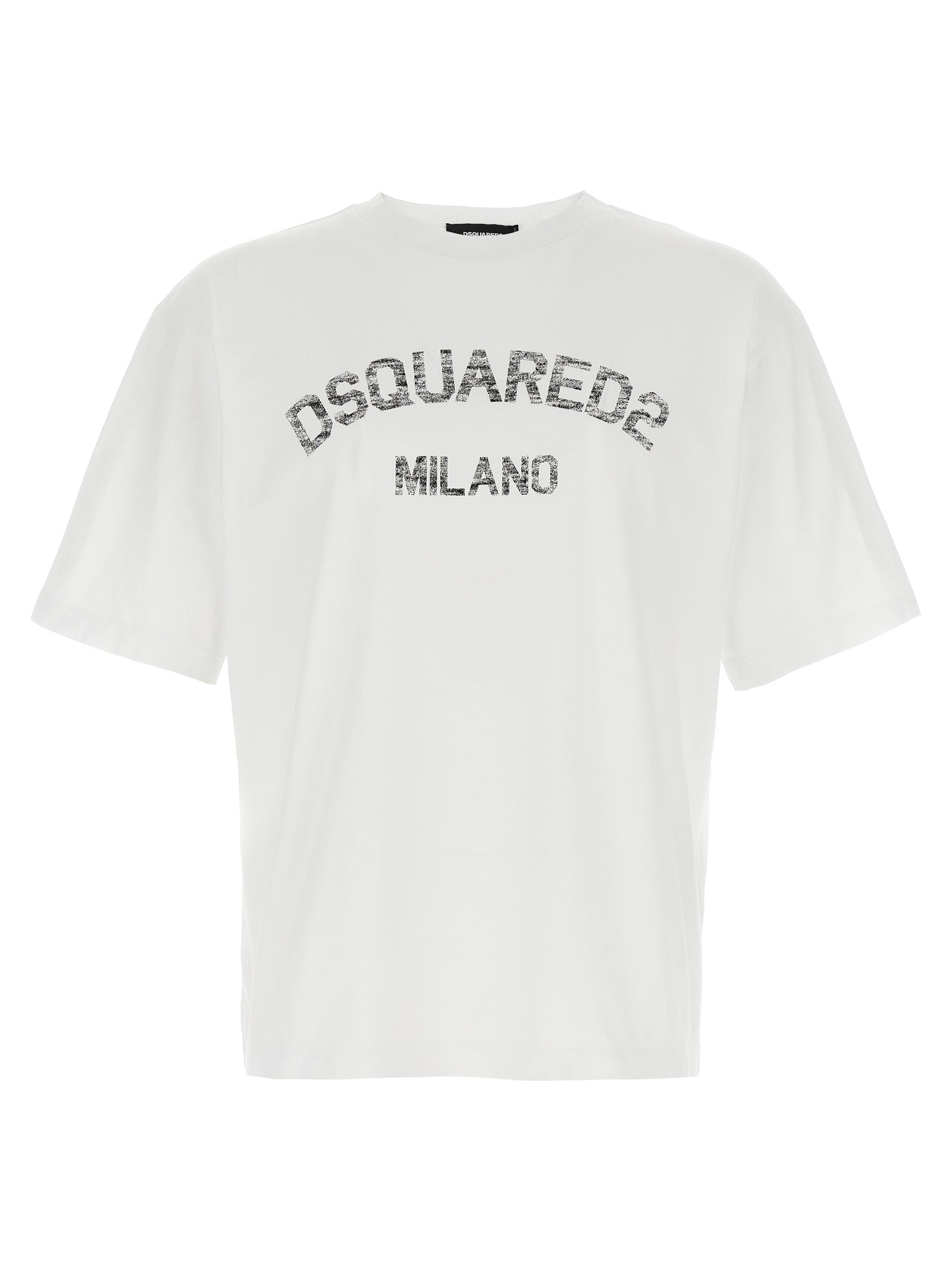 T-shirt blanc en coton de la marque Dsquared², manches courtes, design simple, porté sur un mannequin.