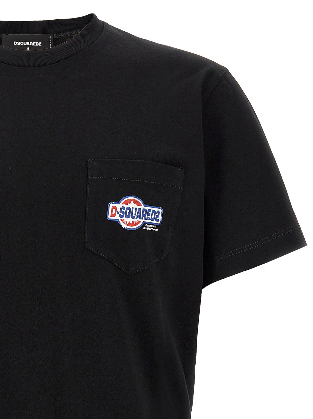 T-shirt en coton noir de la marque Dsquared², coupe classique et logo discret visible sur le devant.
