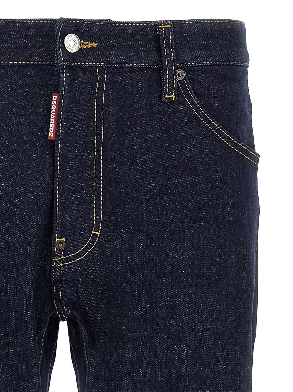 Jeans slim fit en coton bleu de la marque Dsquared², visibles en détail sur l'image.