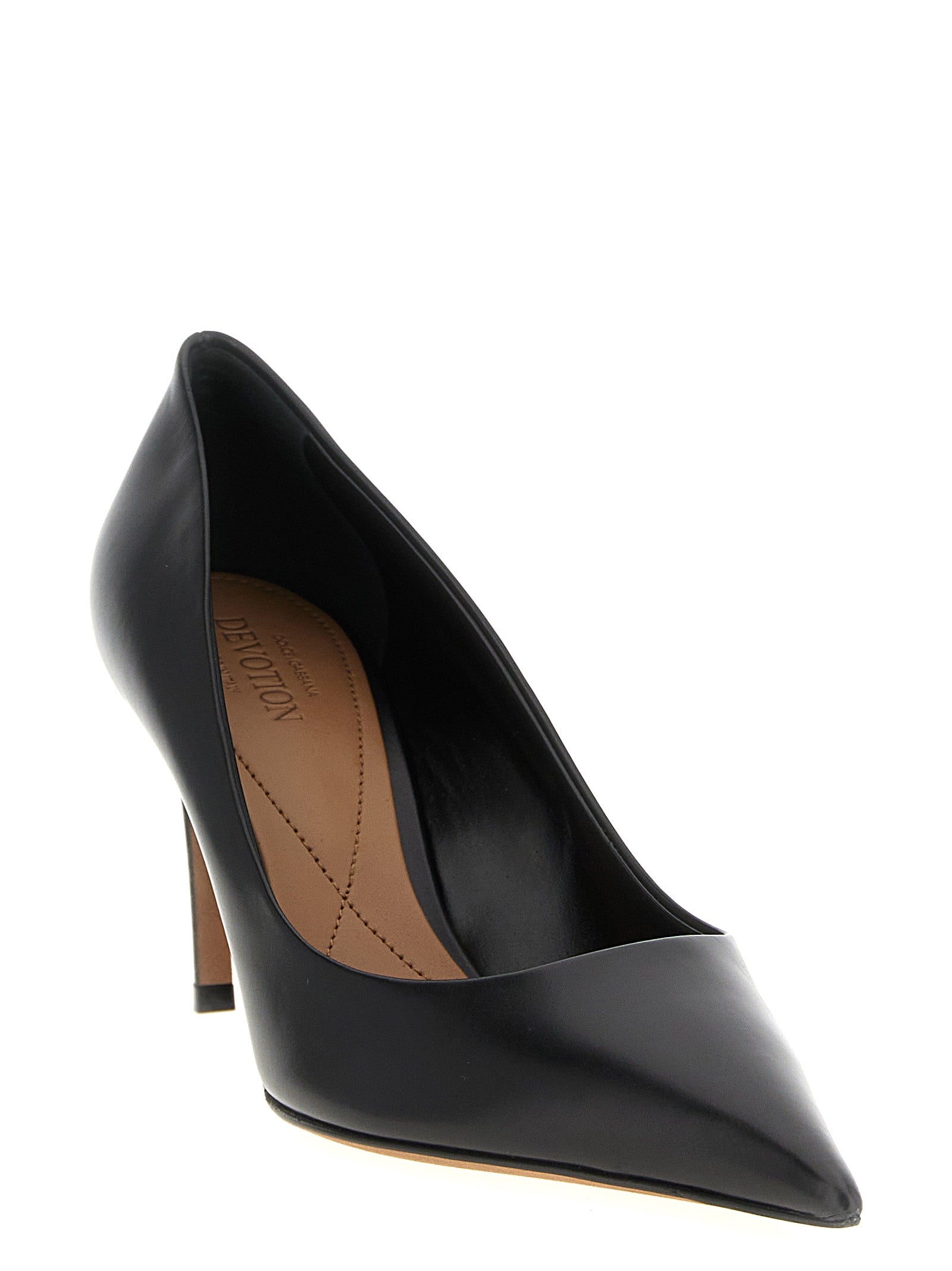 Escarpins noirs en cuir de veau de Dolce & Gabbana, talons hauts élégants et sophistiqués.