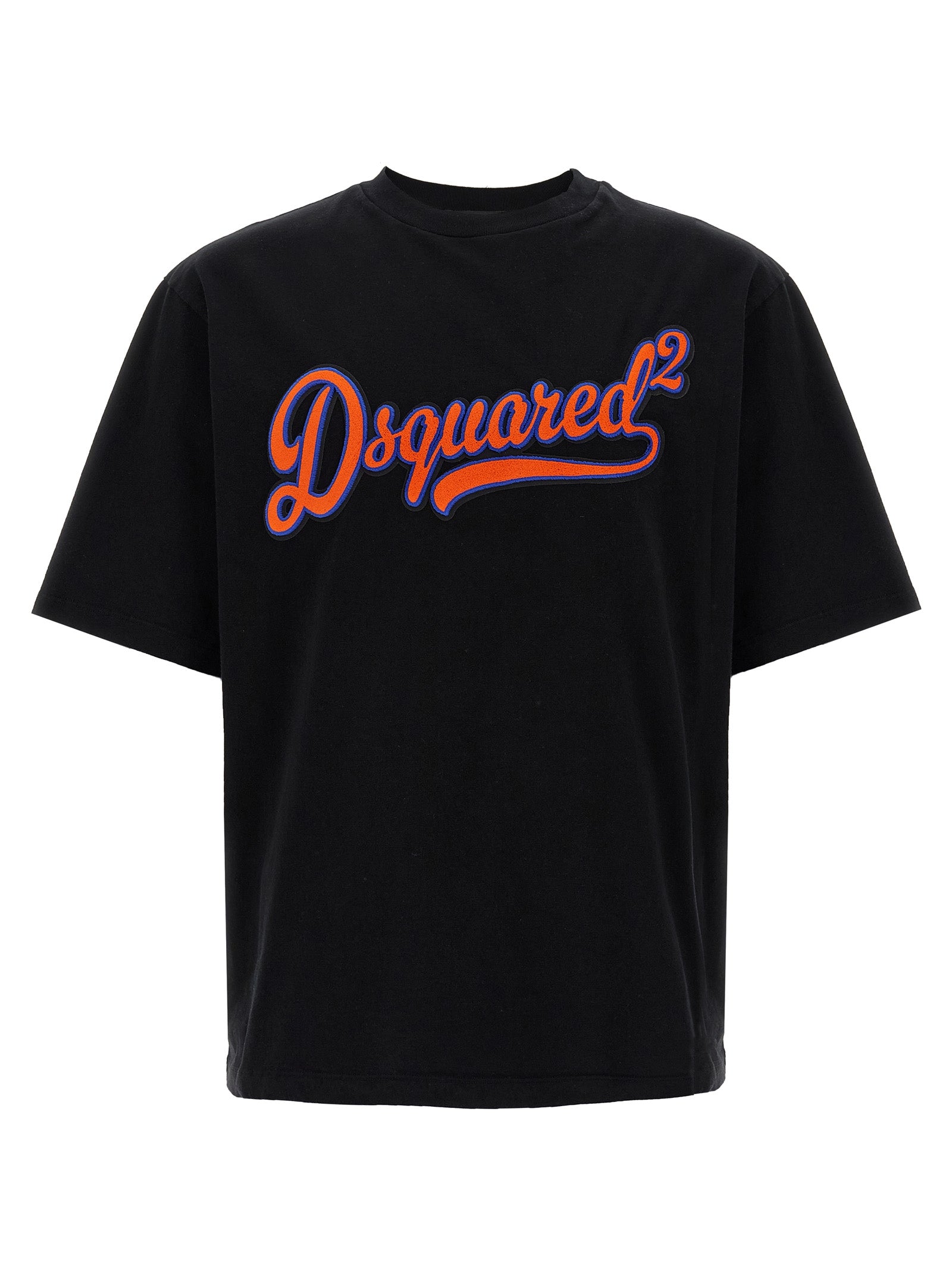 T-shirt en coton noir de la marque Dsquared², coupe classique avec logo discret, porté sur mannequin.