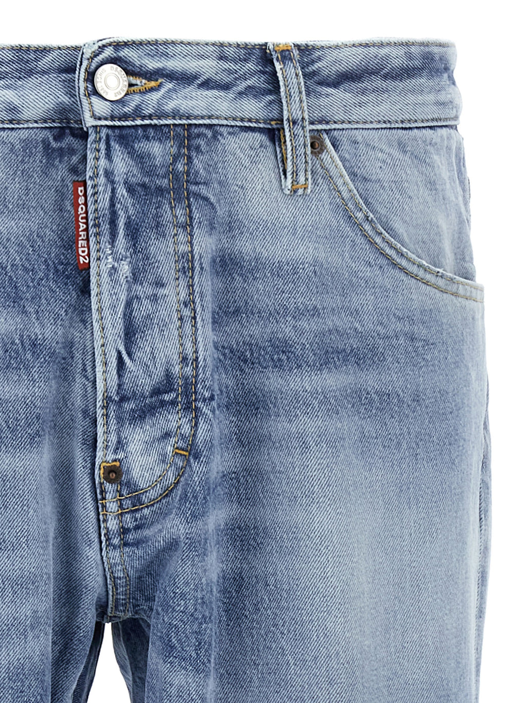 Jeans skinny en coton bleu de la marque Dsquared², coupe ajustée et détails classiques visibles sur l'image.