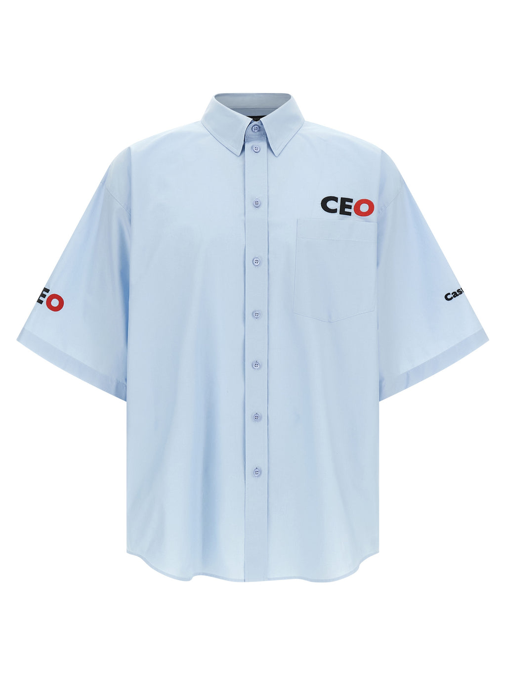 Chemise en coton bleue Balenciaga, élégante blouse avec détails modernes, portée sur un modèle.