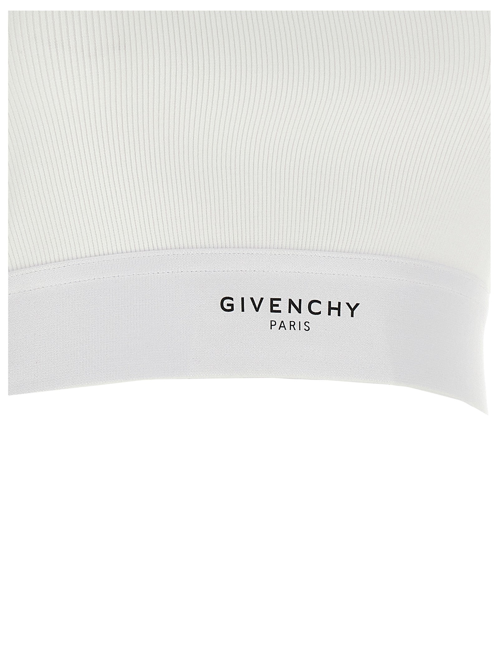Débardeur blanc en coton de la marque Givenchy, coupe classique, porté sur un mannequin.