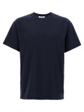 T-shirt en coton bleu Givenchy, coupe classique, visible sur un mannequin avec logo discret, style moderne et élégant.
