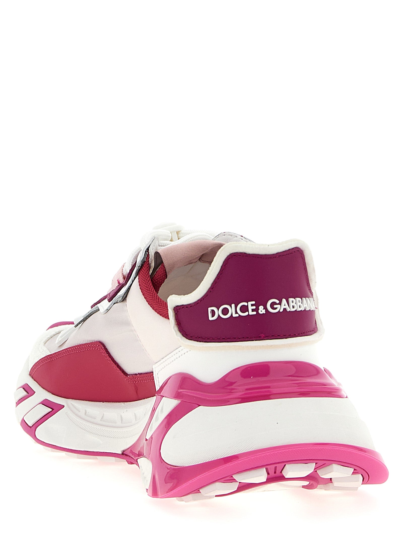 Basketball Dolce & Gabbana en viscose fuchsia, baskets athlétiques tendance, vue de face avec détails colorés et logo sur la semelle.