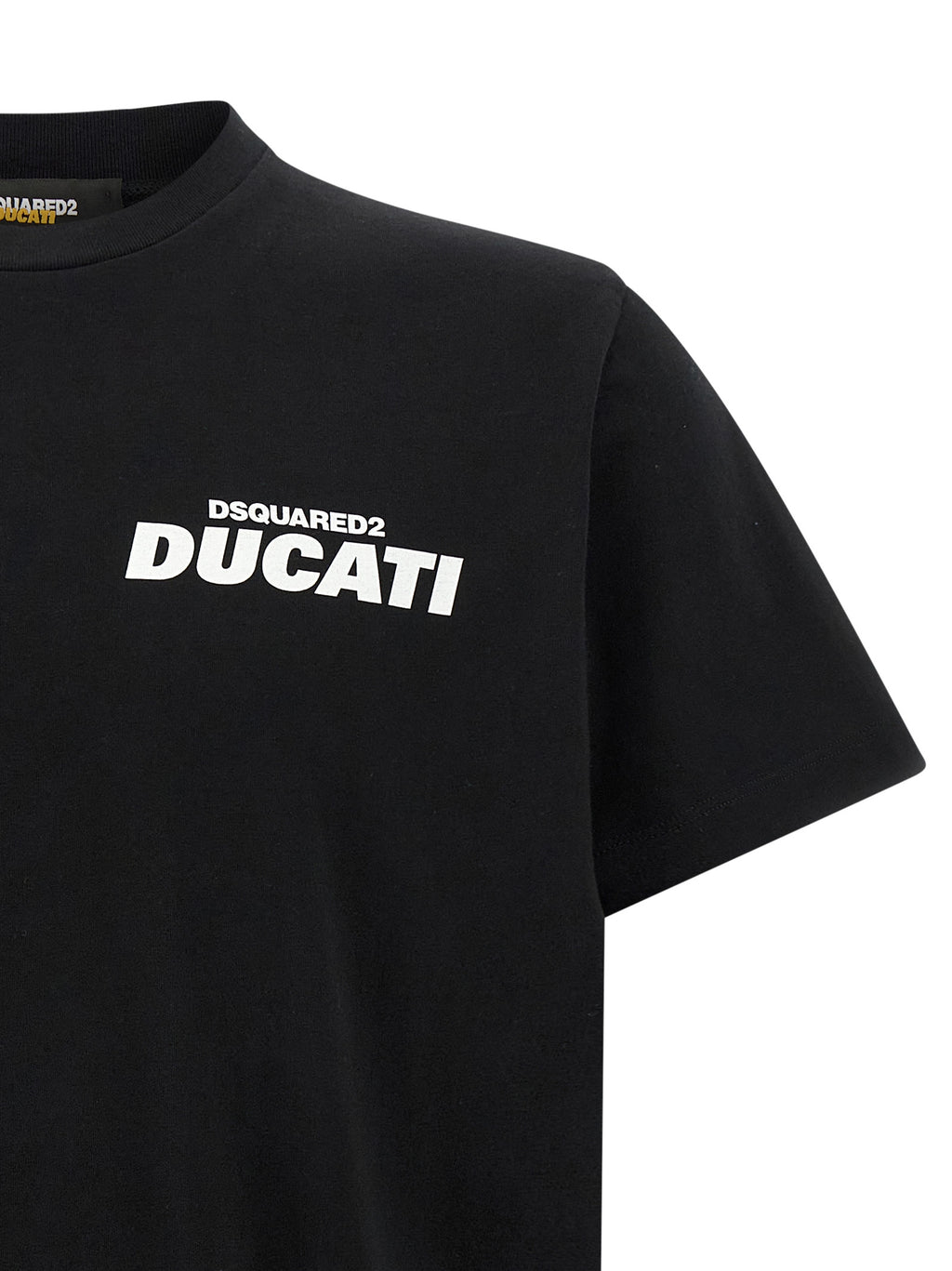 T-shirt en coton bicolore Dsquared² avec logo, coupe décontractée, porté sur un mannequin, style moderne et tendance.