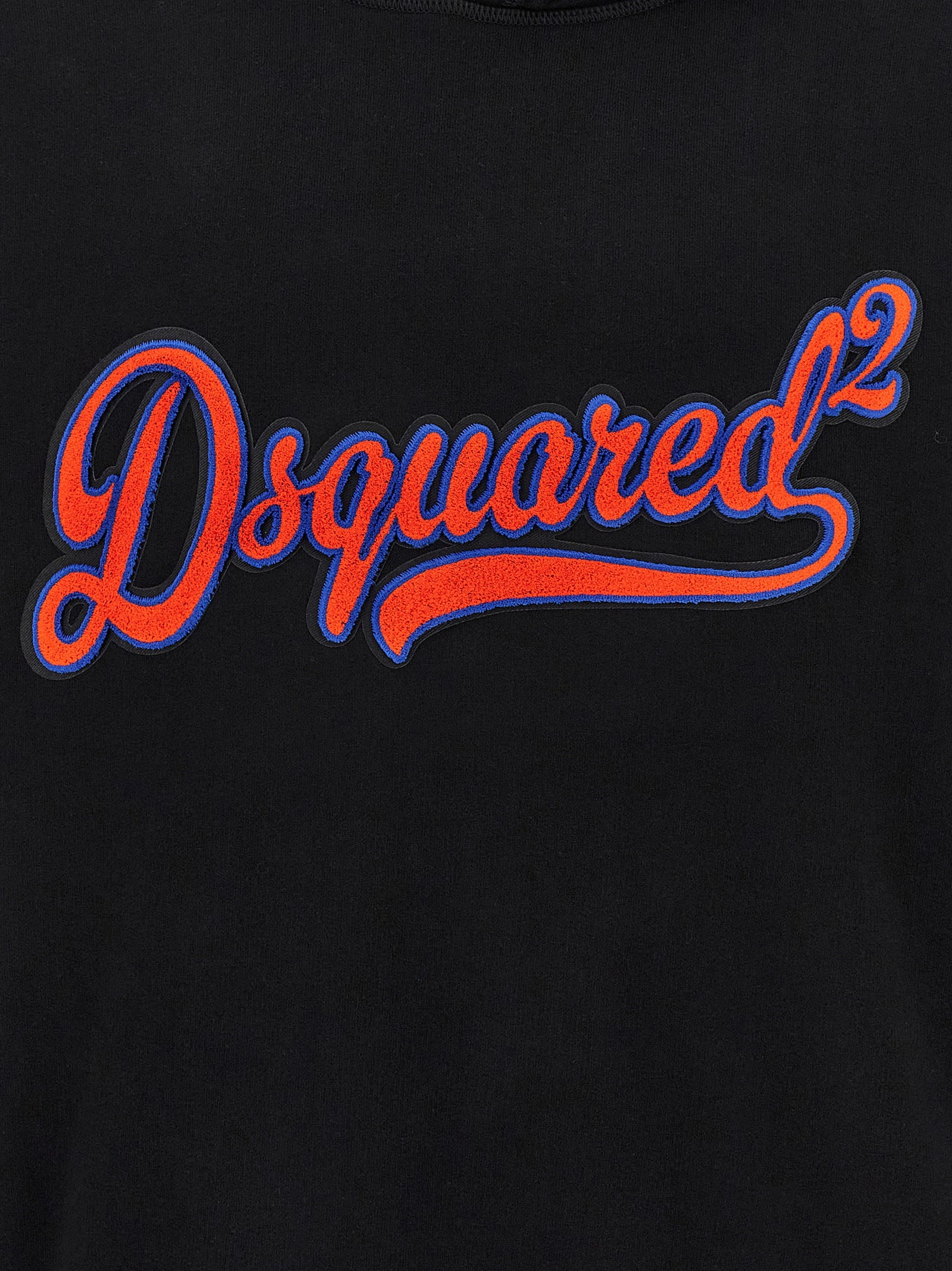 Sweat-shirt en coton noir de la marque Dsquared², coupe décontractée et logo discret sur la poitrine.