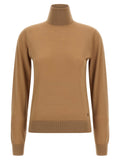 Cardigan beige en cachemire Dolce & Gabbana porté sur un mannequin, détails du tissu douce et élégante coupe classique.