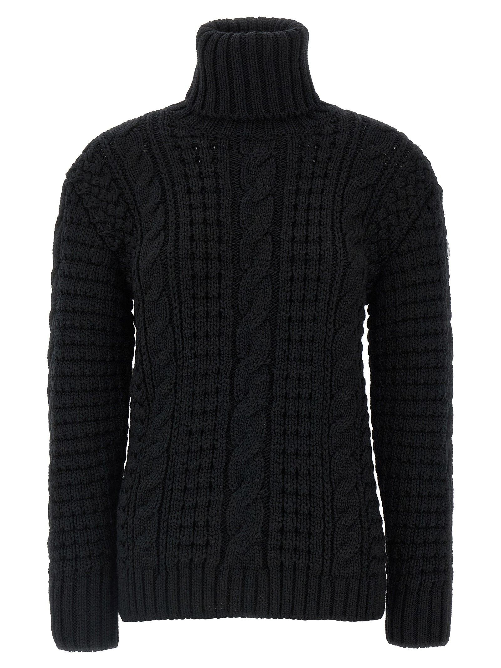 Cardigan en laine vierge noire de la marque MONCLER GENIUS, porté avec col en V et boutons, pour un look élégant et décontracté.