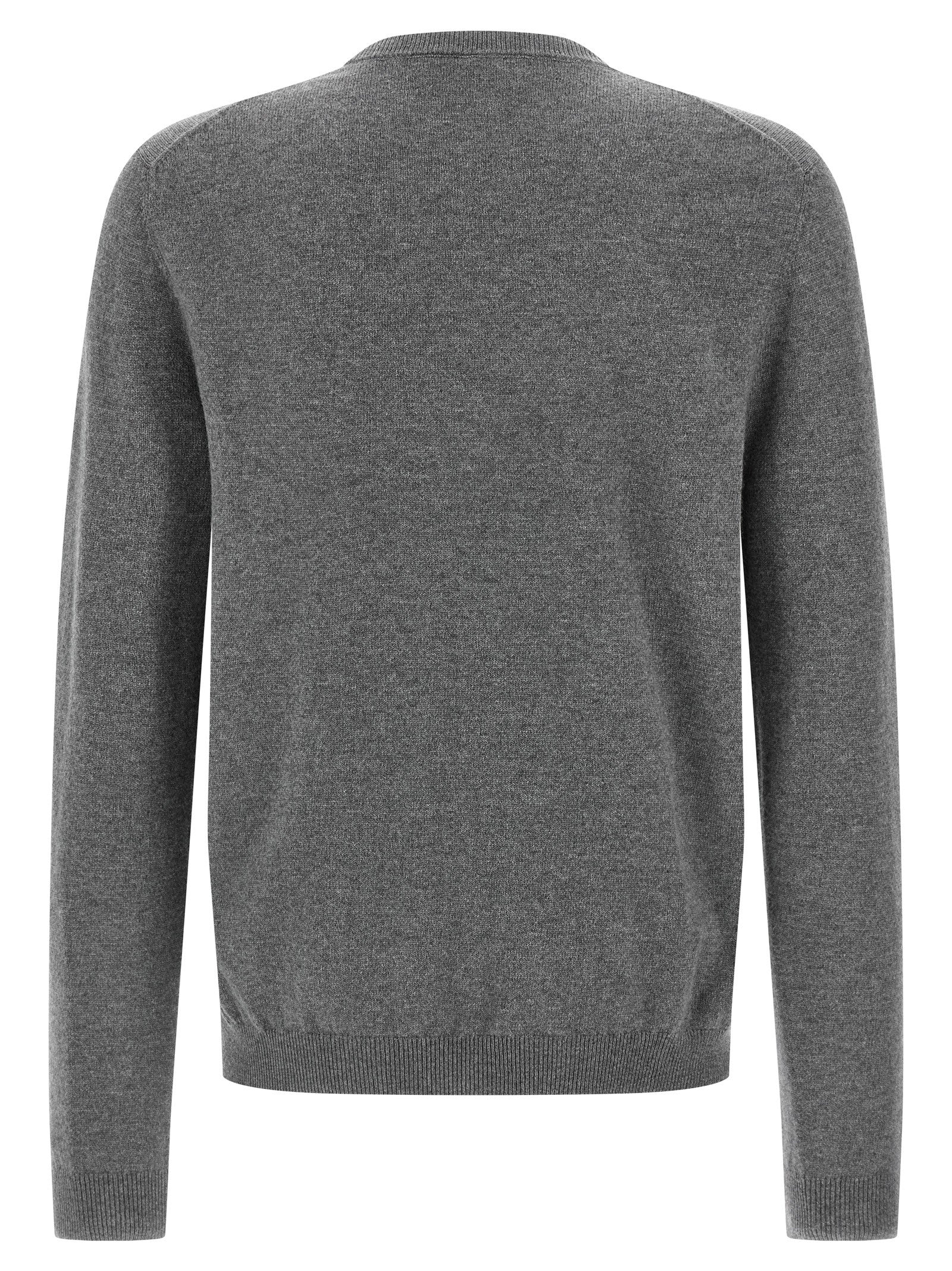 Cardigan en cachemire gris de Gucci, vêtement élégant avec détails raffinés, porté sur un mannequin.