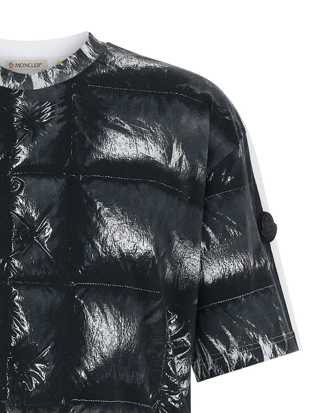 T-shirt en coton noir MONCLER GENIUS, coupe classique, près du corps, avec logo discret sur la poitrine.