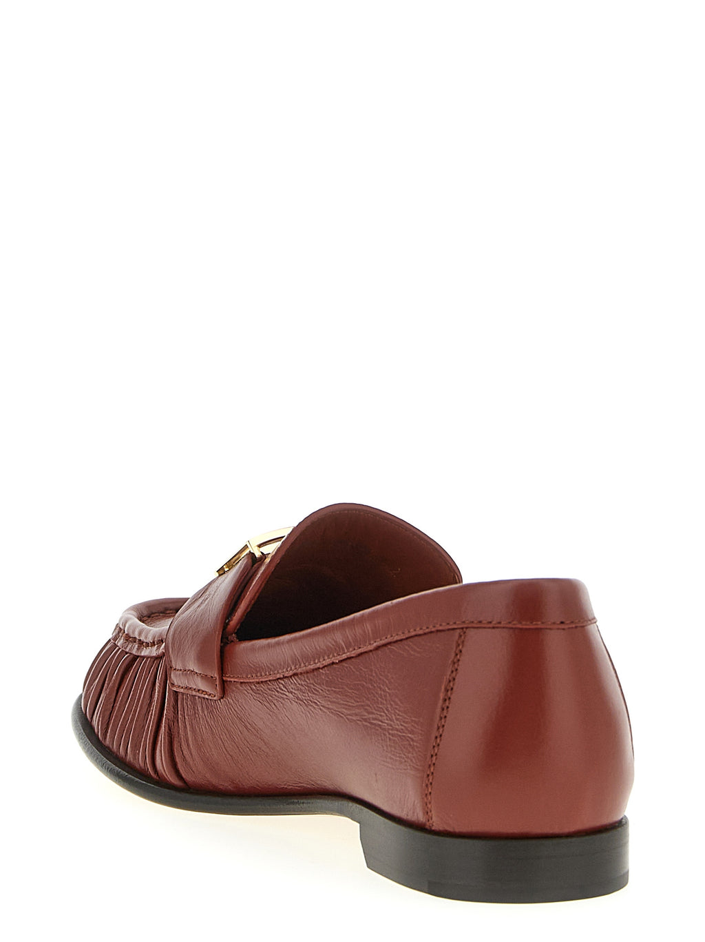 Mocassins Fendi en cuir d'agneau marron à enfiler, style élégant et confortable, vue en gros plan.