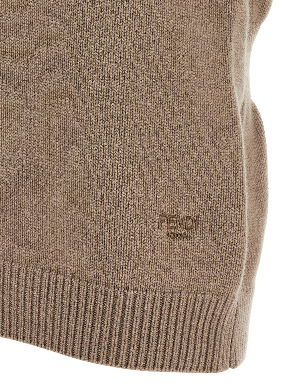 Veste sans manches en cachemire beige de Fendi, élégante et légère, avec un design sophistiqué et détails raffinés.