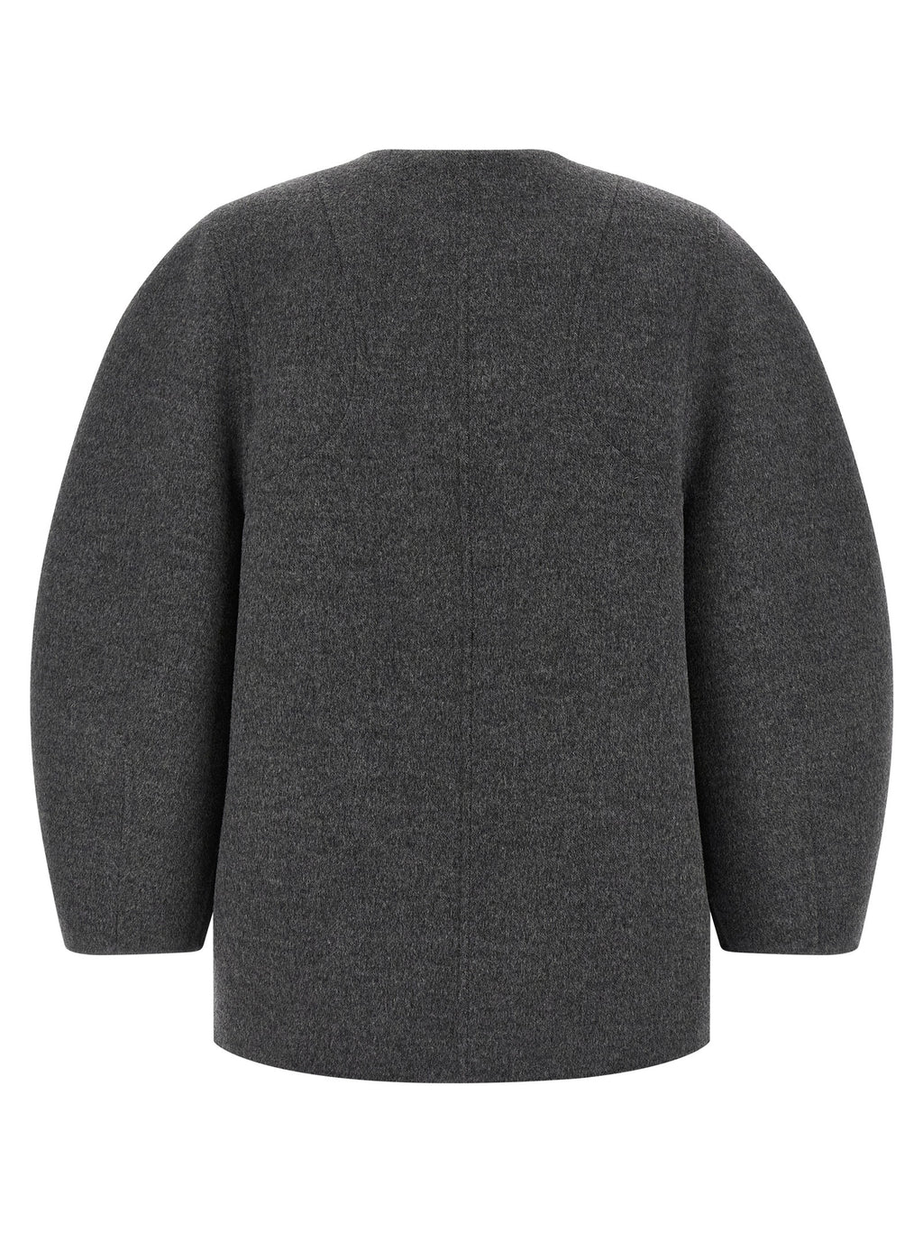Manteau en laine vierge gris de Fendi, coupe élégante, porté sur un mannequin avec col classique et poches latérales.
