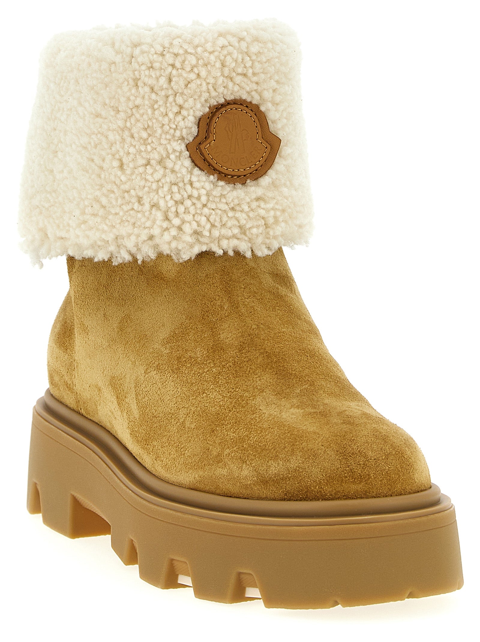 Bottines beige en cuir de veau Moncler, chaussures pour la cheville, avec design élégant et finition soignée.