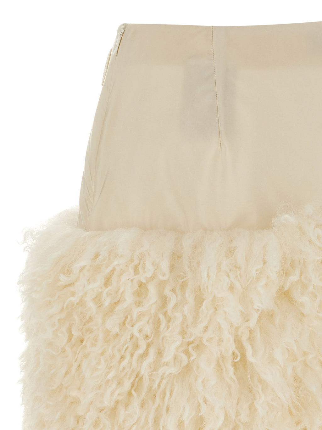 Jupe longue en polyamide blanche de Moncler, élégante et légère, avec coupe fluide et détails modernes visibles sur l'image.