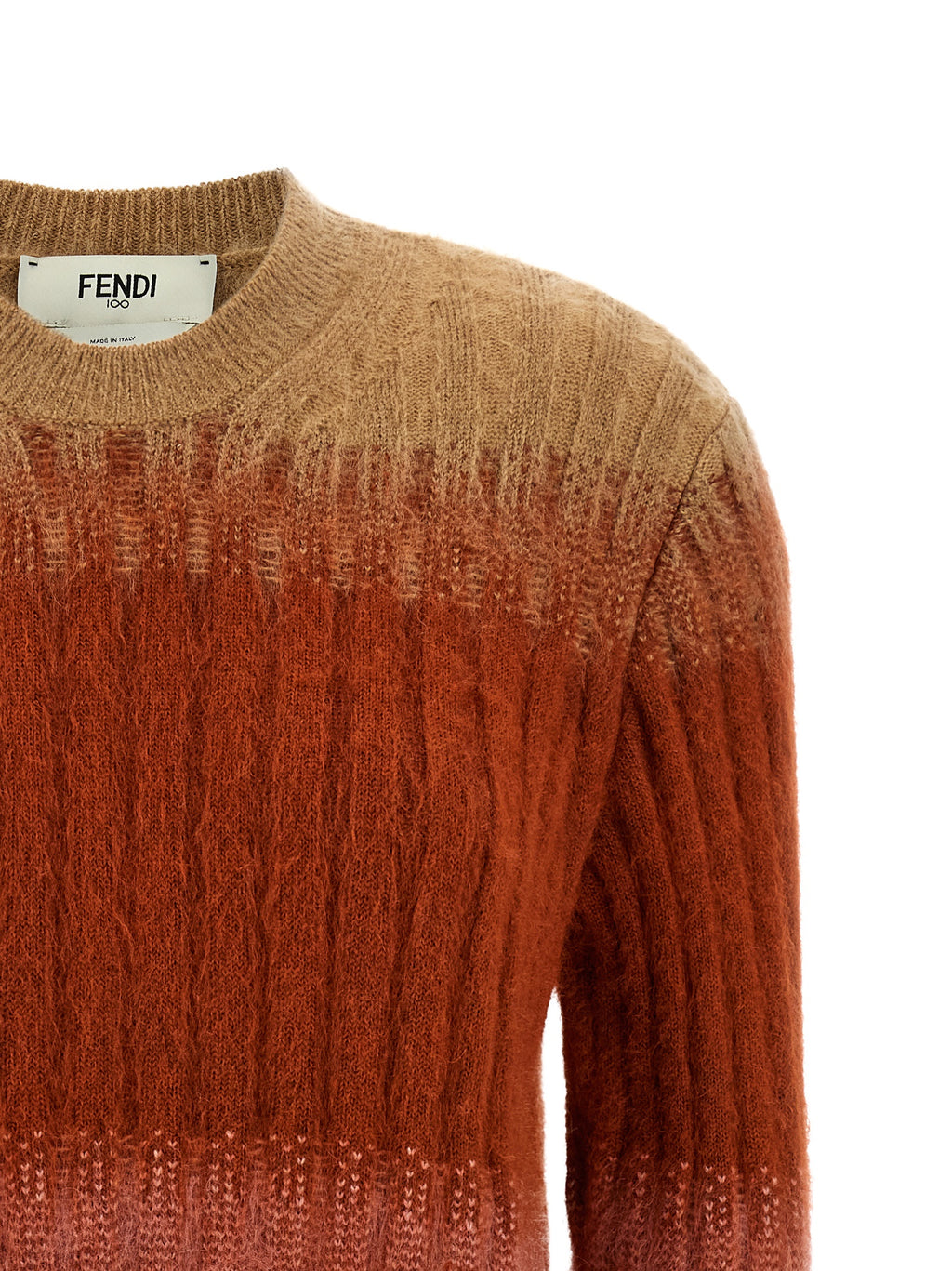 Cardigan en laine multicolore Fendi avec motif coloré, porté sur un mannequin, détails en tricot élégant et moderne.