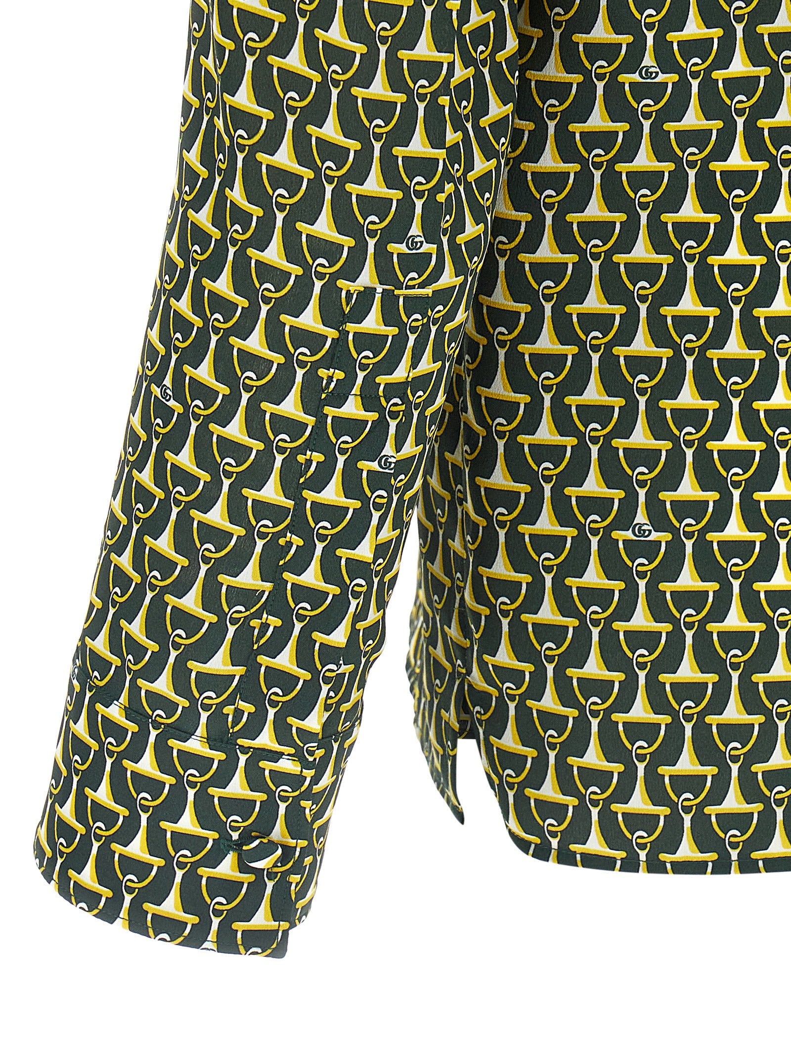 Blouse en soie bicolore Gucci, élégante et raffinée, avec détails de couture visibles, portée décontractée ou habillée.